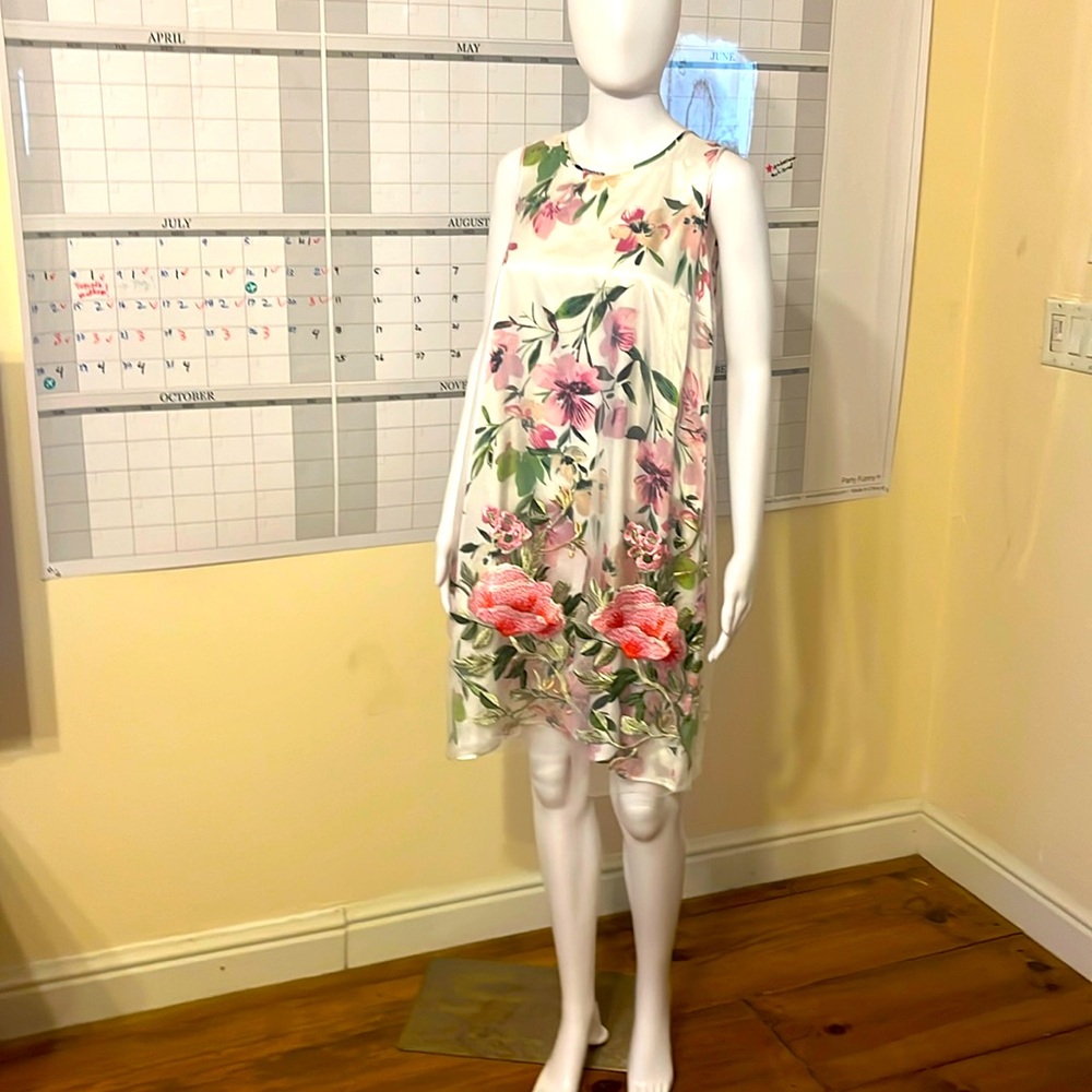 Spense Sleeveless Embroidered Overlay Bow Tie Spring Floral Sheath Dress Size M